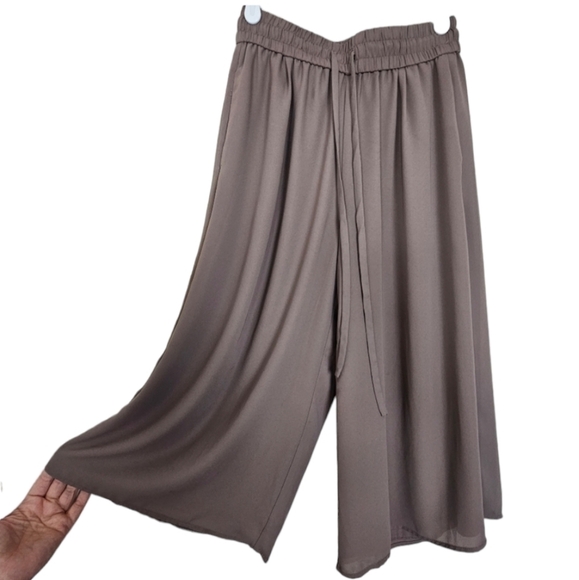 Babaton Luiz Pant - Picture 1 of 15